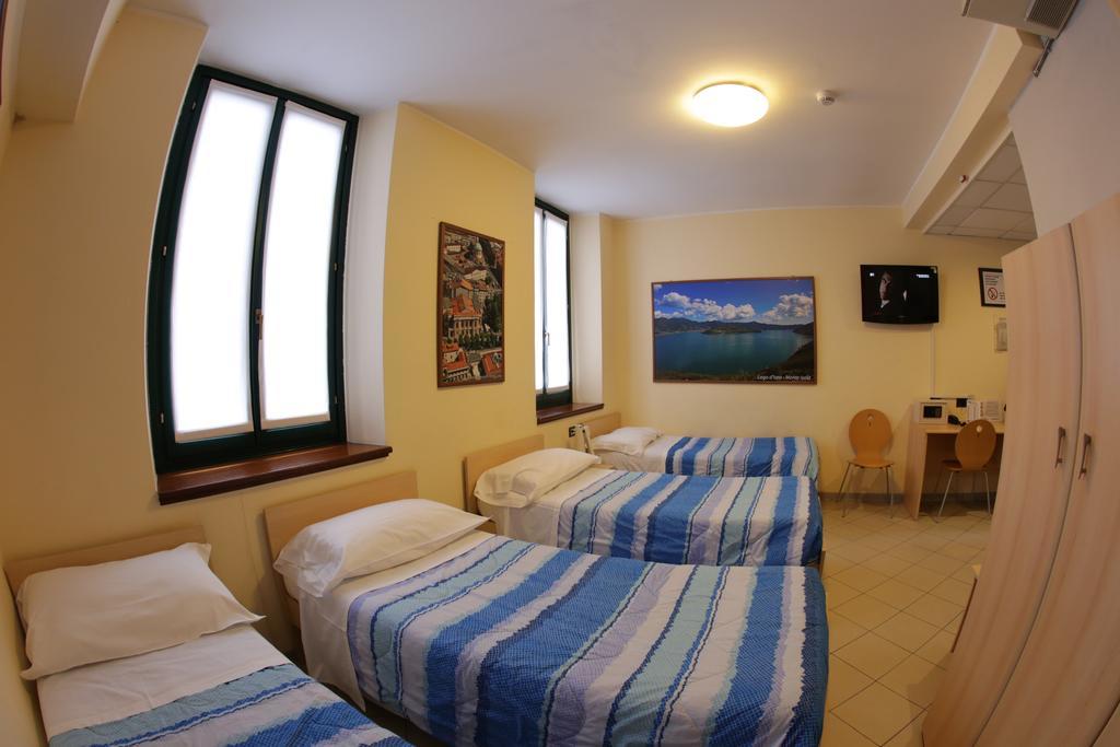 Central Hostel Bg Bergamo Szoba fotó