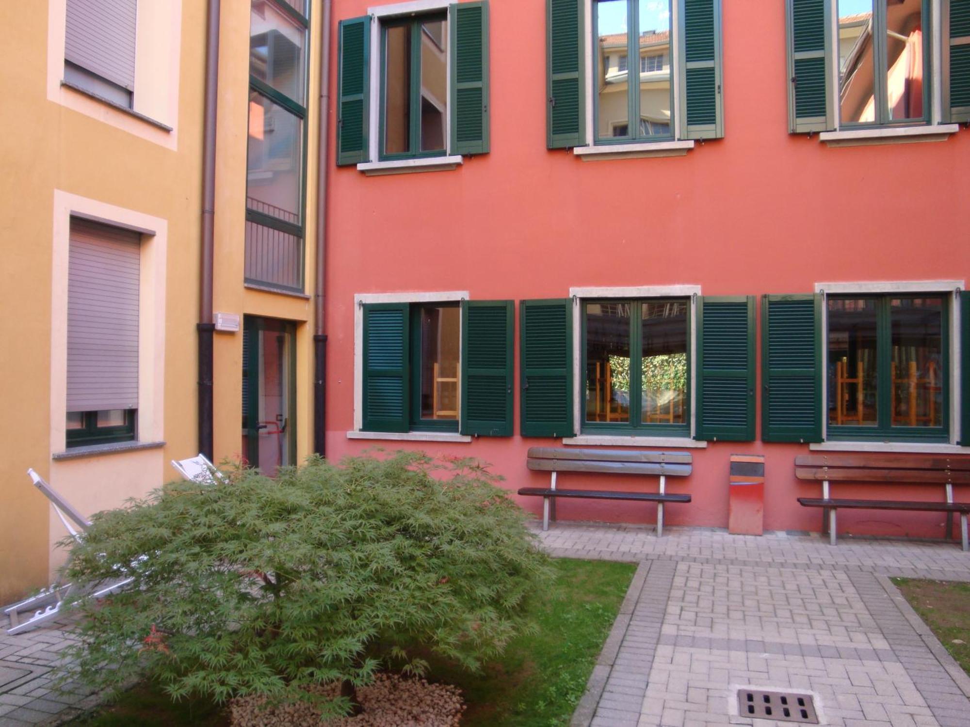 Central Hostel Bg Bergamo Kültér fotó