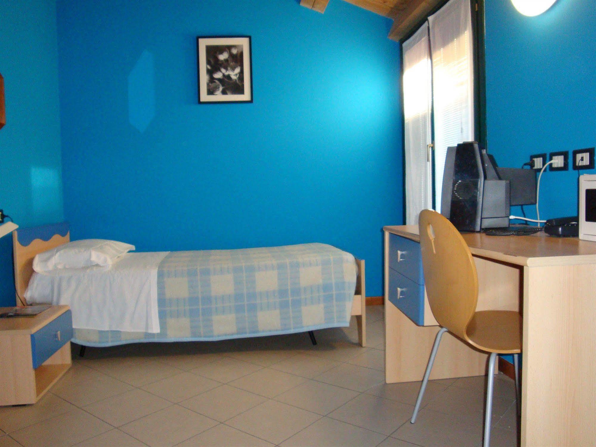 Central Hostel Bg Bergamo Kültér fotó