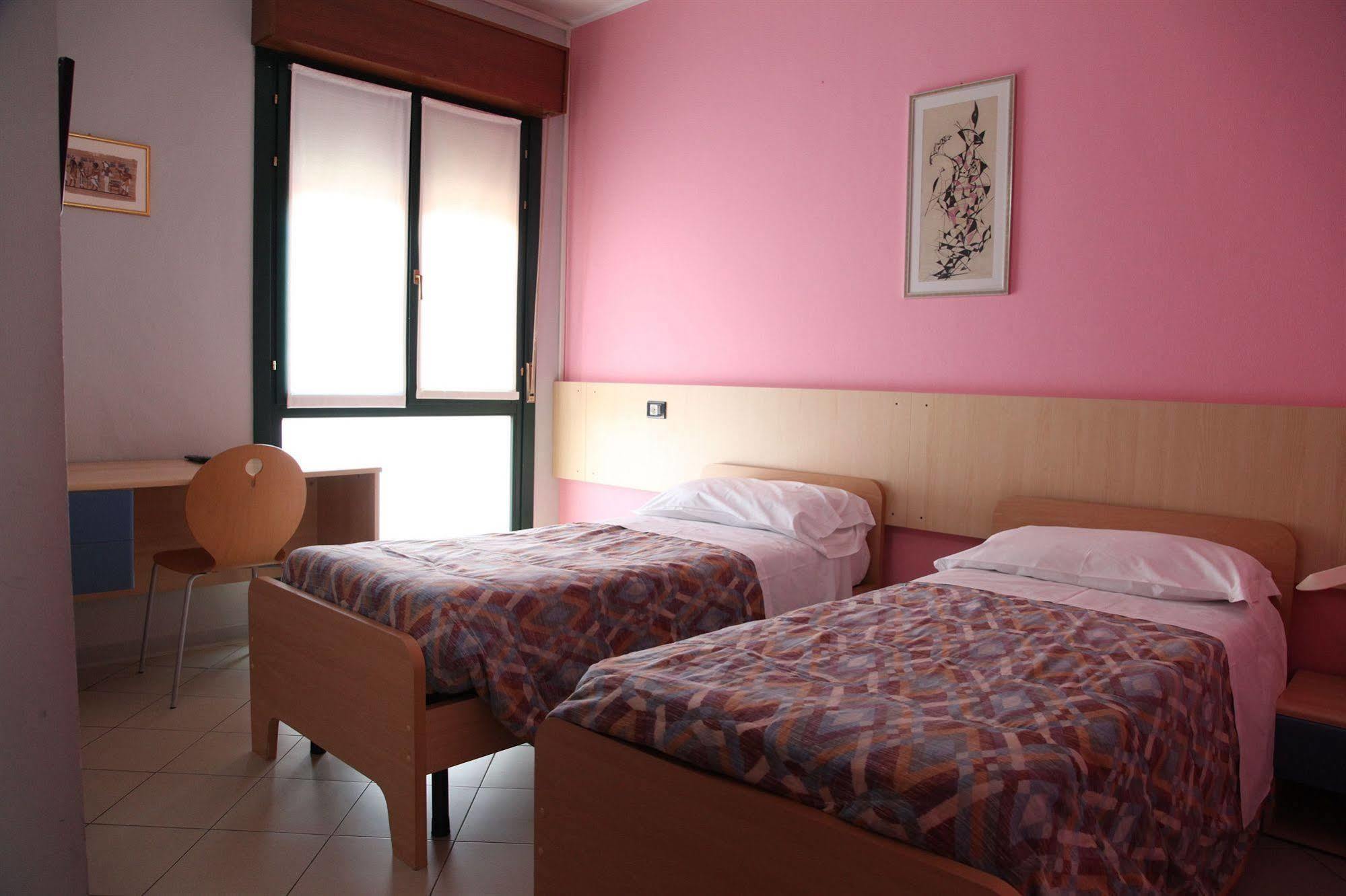 Central Hostel Bg Bergamo Kültér fotó